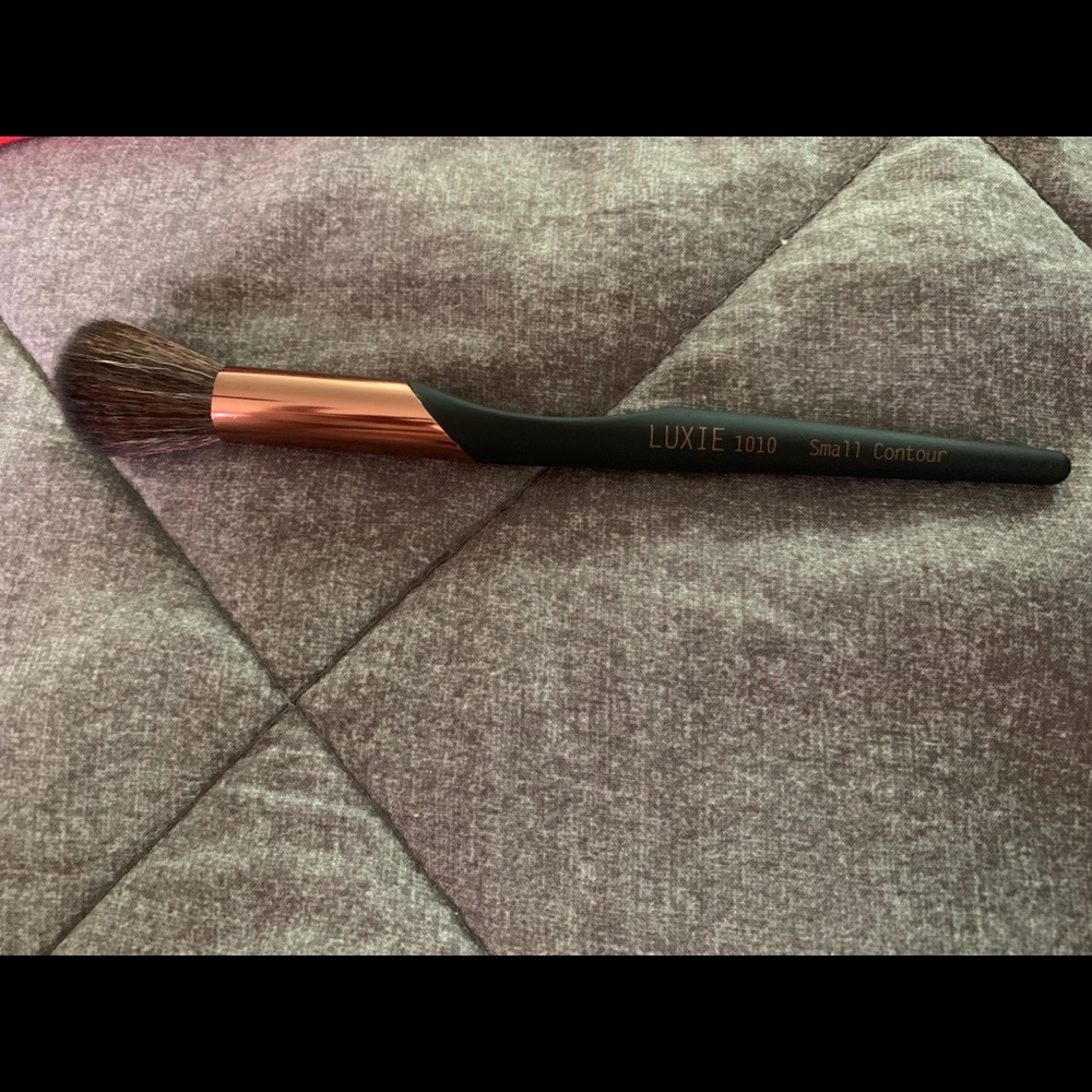 Luxie make up brush